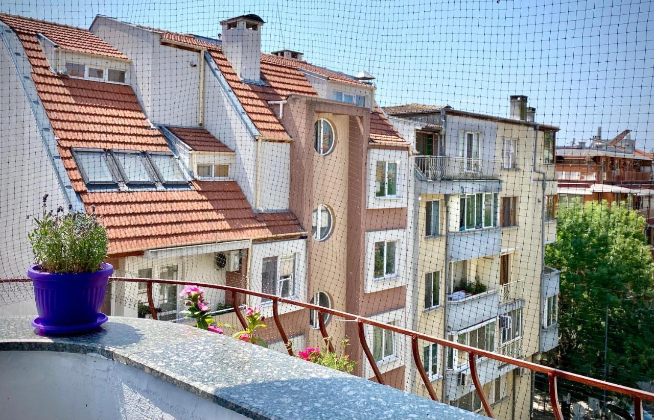 Bright Central Studio For 4 In Burgas Exterior photo